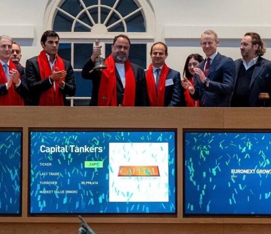 Capital Tankers: Ο Βαγγέλης Μαρινάκης χτύπησε το καμπανάκι στο Όσλο – Το μεγαλύτερο ναυτιλιακό IPO στην 20ετία