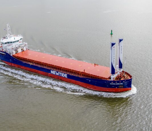 Leonhardt & Blumberg equips first of four newbuilds with Econowind VentoFoils