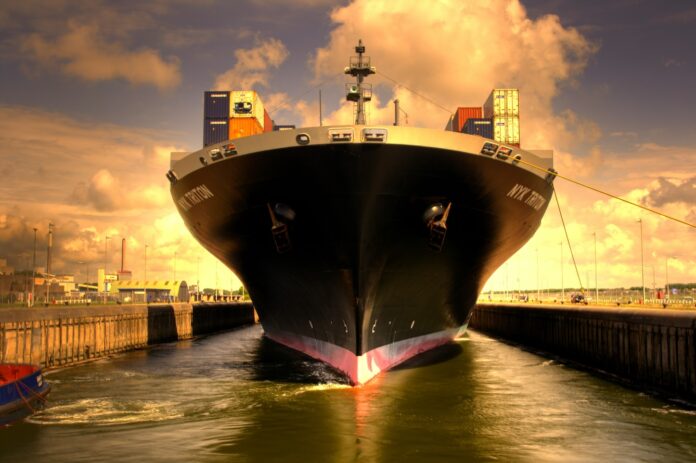 ship-port-container-the-total-business
